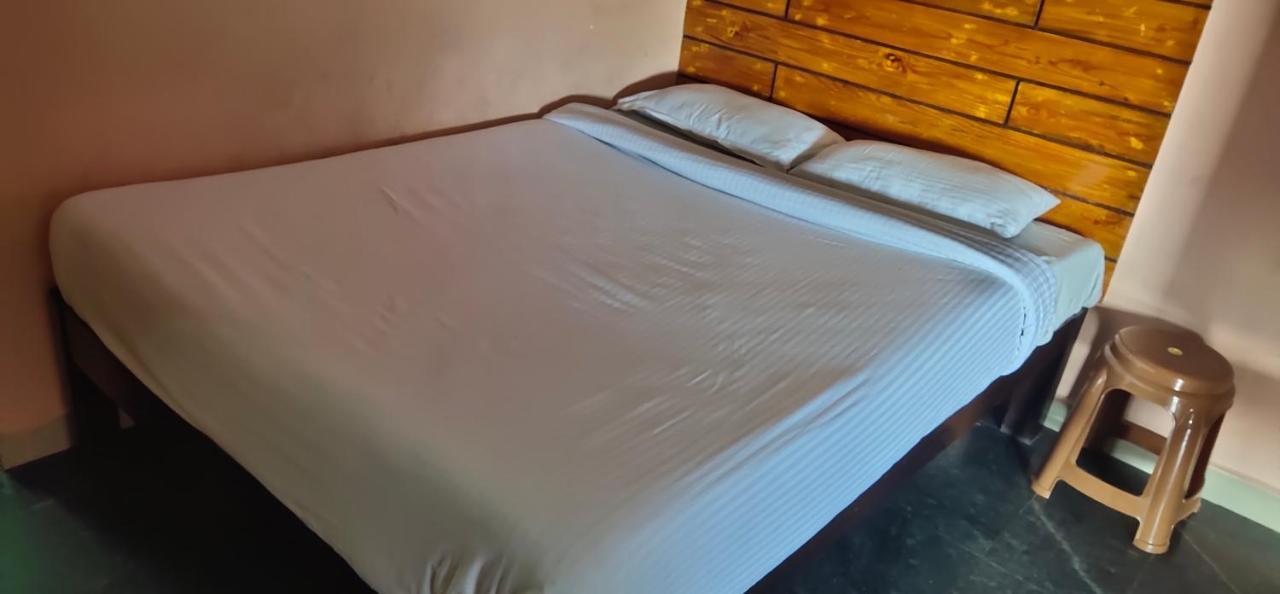 فندق بونديتْشيريفي  J J Residency المظهر الخارجي الصورة