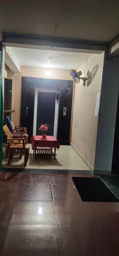 فندق بونديتْشيريفي  J J Residency المظهر الخارجي الصورة
