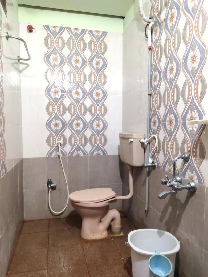 فندق بونديتْشيريفي  J J Residency المظهر الخارجي الصورة