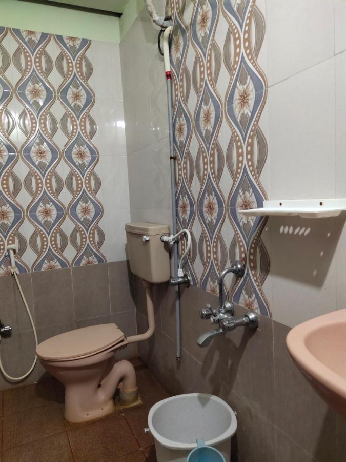 فندق بونديتْشيريفي  J J Residency المظهر الخارجي الصورة