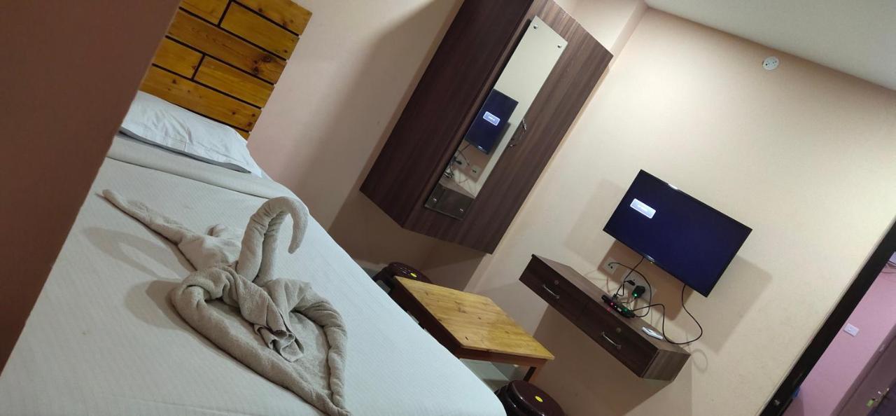 فندق بونديتْشيريفي  J J Residency المظهر الخارجي الصورة