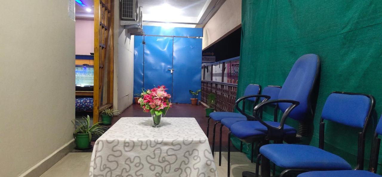 فندق بونديتْشيريفي  J J Residency المظهر الخارجي الصورة
