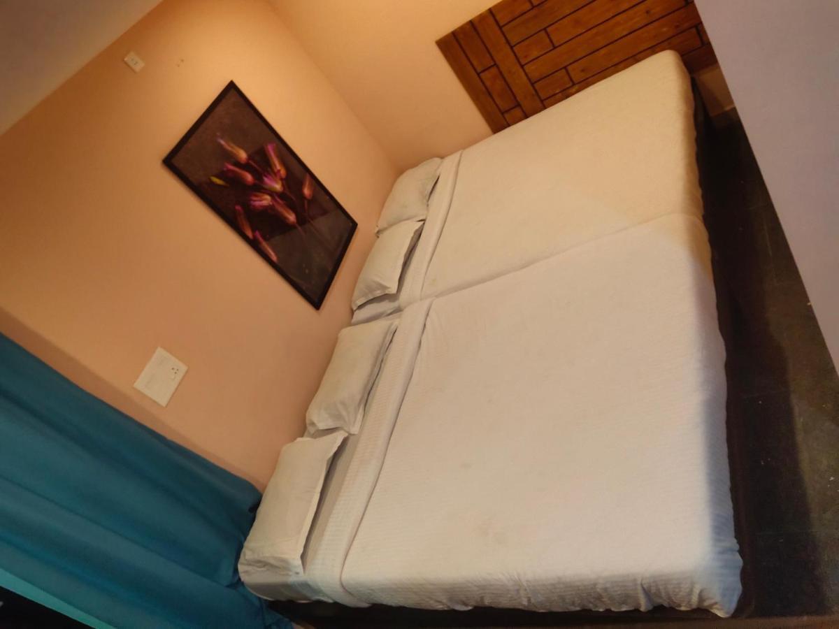 فندق بونديتْشيريفي  J J Residency المظهر الخارجي الصورة